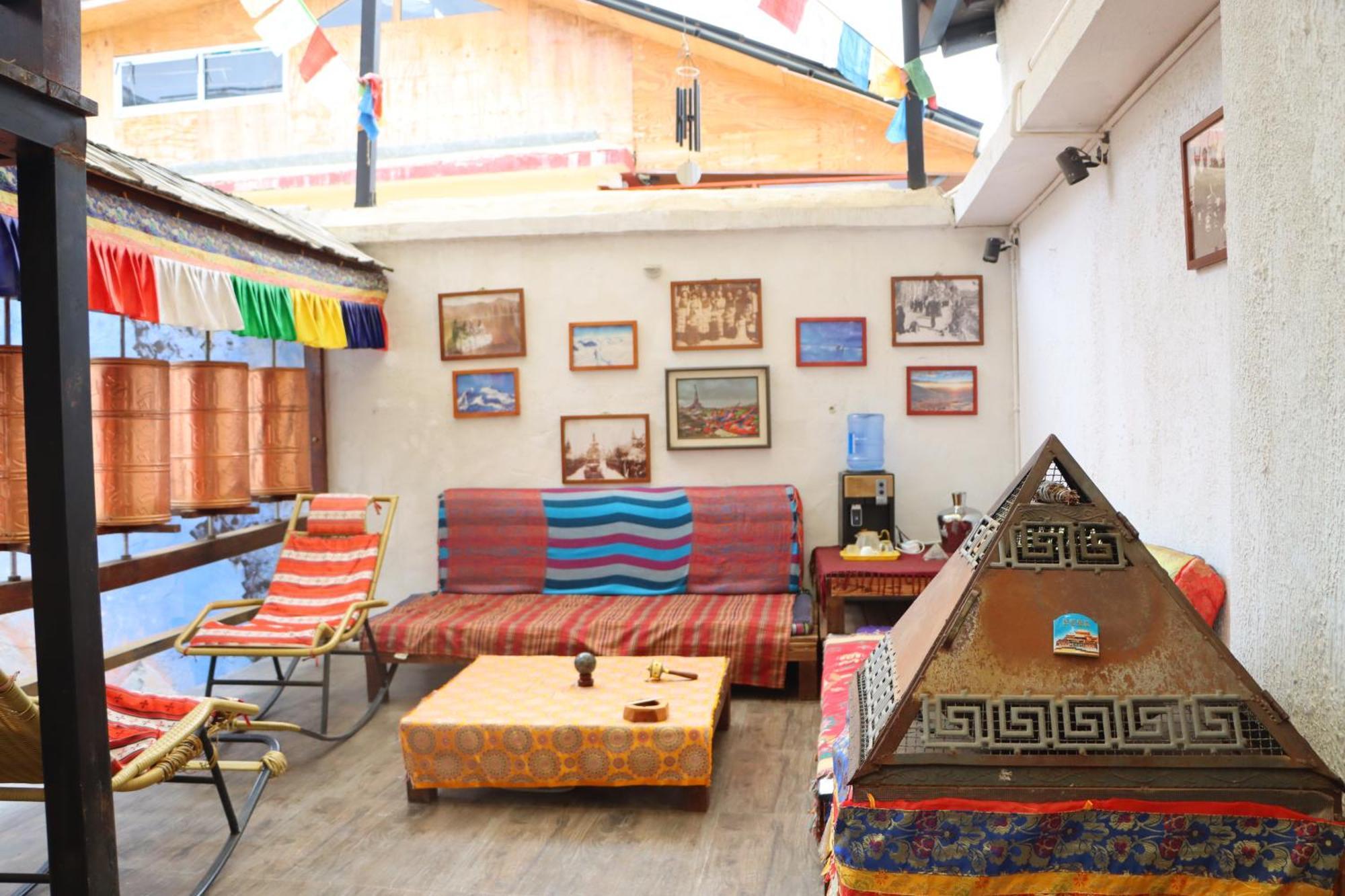 Energy Space Healing Inn Shangri-La Ngoại thất bức ảnh